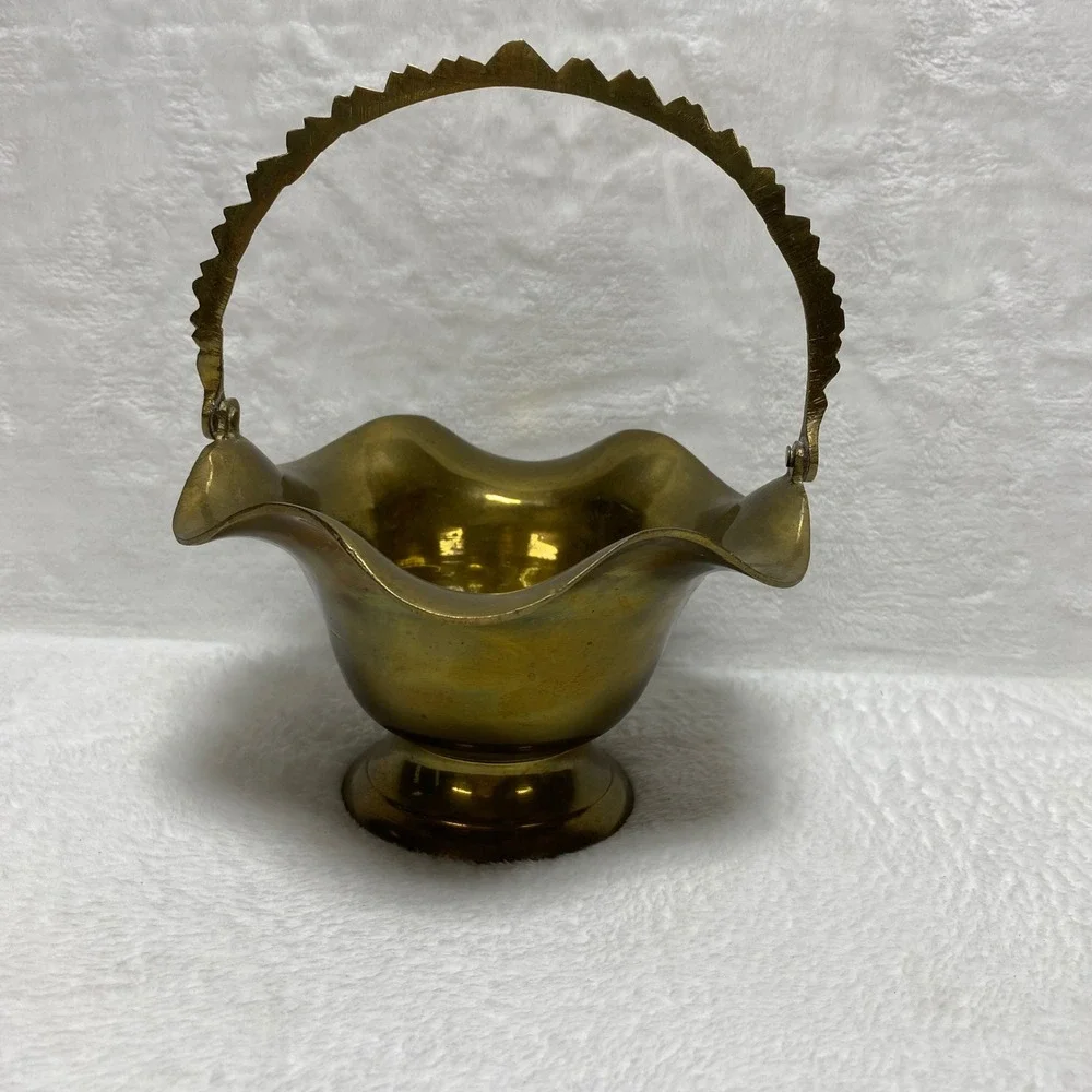 VTG Brass Basket Bowl‎ with Handle Decorative Gold Metal Centerpiece
